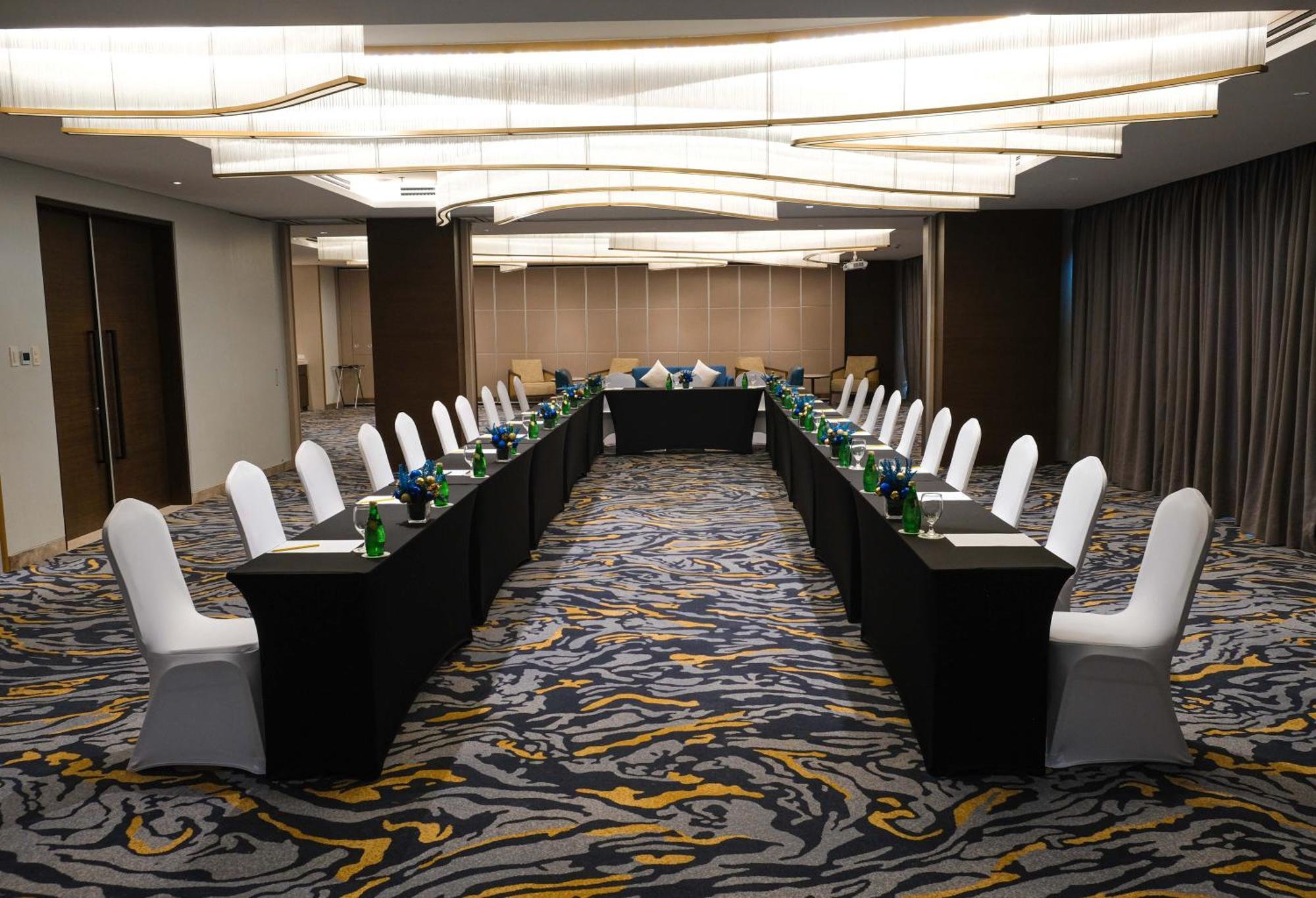Kingsford Hotel Manila Paranaque City 외부 사진